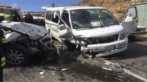مصرع شخصين وإصابة 11 آخرين في تصادم ميكروباص... مصرع شخصين وإصابة 11 آخرين في تصادم ميكروباص وسيارة ملاكي بطريق زفتى ـ المحلة