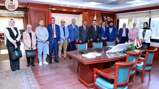 محافظ سوهاج يلتقي أعضاء لجنة تقييم مشروعات المبادرة... محافظ سوهاج يلتقي أعضاء لجنة تقييم مشروعات المبادرة الوطنية للمشروعات الخضراء الذكية