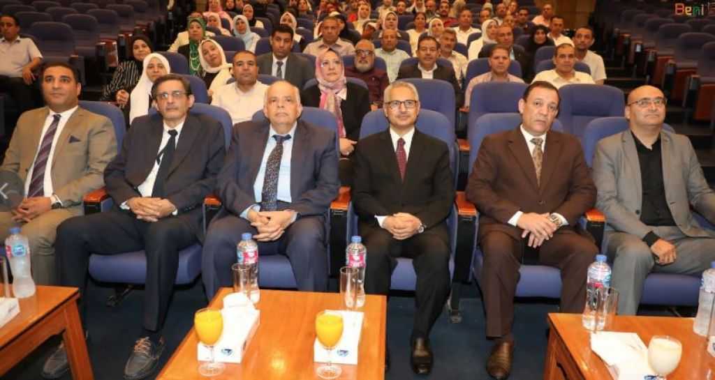 محافظ بني سويف يشهد جانباً من فعاليات ورشة العمل عن دور الذكاء الاصطناعي في العملية التربوية ضمن مبادرة ”أنا مُتعلّم مدى الحياة”