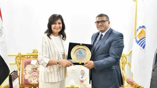 محافظ قنا يستقبل السفيرة نبيلة مكرم لبحث تعزيز... محافظ قنا يستقبل السفيرة نبيلة مكرم لبحث تعزيز التعاون وتوسيع المبادرات التنموية والخدمية
