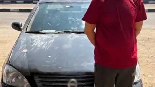 اصطدم بسيارة سيدة أعلى كوبري وفر هاربًا.. ضبط... اصطدم بسيارة سيدة أعلى كوبري وفر هاربًا.. ضبط محاسب بالقاهرة