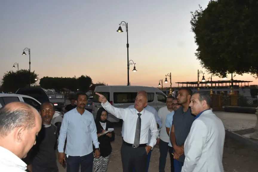 محافظ الأقصر يتفقد أعمال تطوير عدد من الشوارع والمرافق بمدينة الأقصر