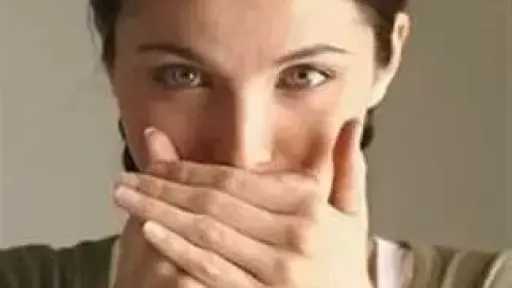 هل ارتفاع الكوليسترول يؤثر على صحة الفم؟.. علامات تستدعي الانتباه