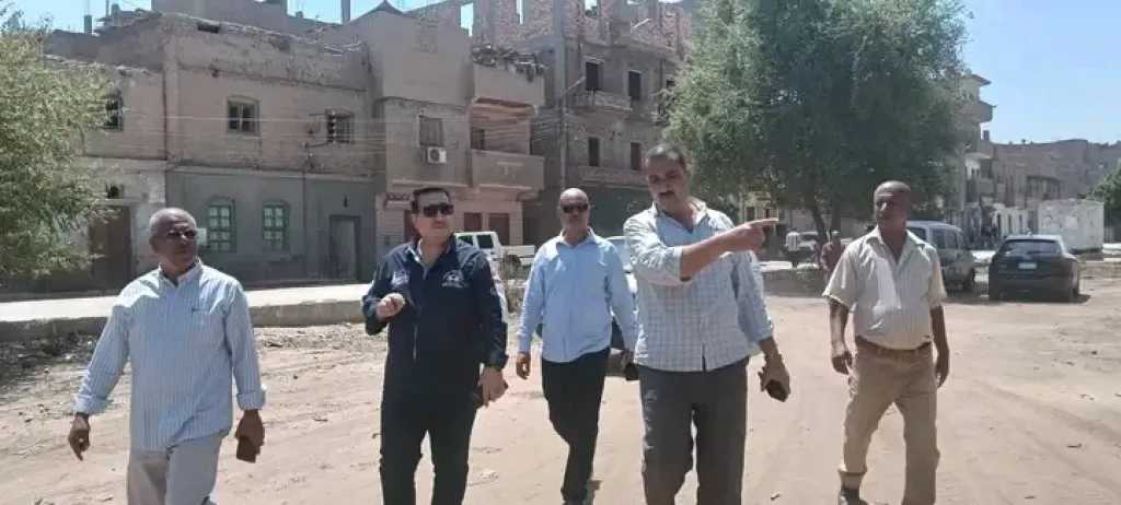 برئاسة الشطوري.. متابعة أعمال تركيب «الإنترلوك» بساحل طهطا والاستعدادات النهائية للعام الدراسي الجديد
