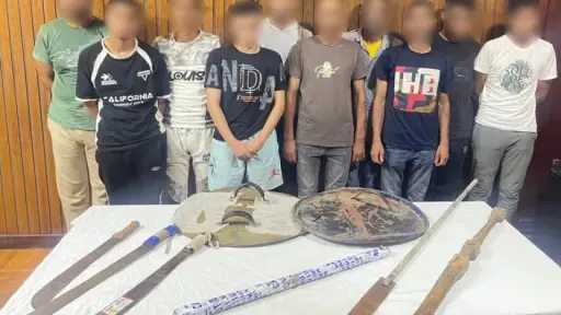 النيابة تحقق في مشاجرة بين 10 أشخاص داخل... النيابة تحقق في مشاجرة بين 10 أشخاص داخل محل هواتف بالإسكندرية بسبب أولوية الانتظار