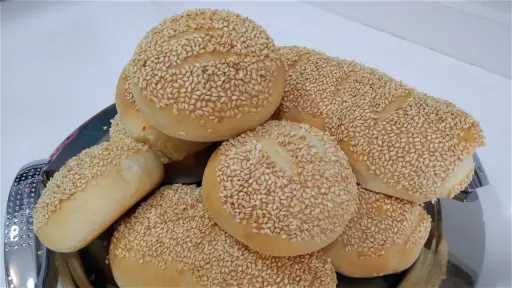 طريقة عمل فطائر السمسم طريقة عمل فطائر السمسم