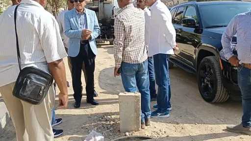 محافظ الأقصر يتفقد أعمال الرصف بشارع خالد بن الوليد بالعوامية
