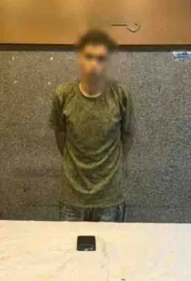 طالب بالمطرية يدير صفحة إلكترونية للنصب على راغبي شراء المخدرات.. والداخلية تضبطه