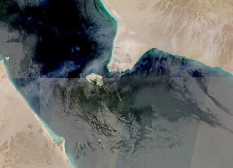 رويترز: الحوثيون وصلوا إلى جزيرة بريم اليمنية في مضيق باب المندب