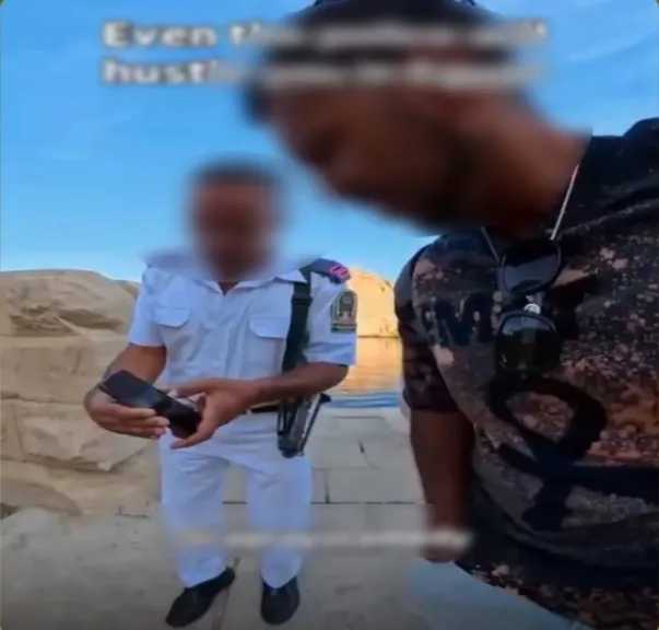 الداخلية : إنهاء خدمة فرد شرطة بأسوان بعد خروجه عن مقتضيات الواجب في التعامل مع سائح