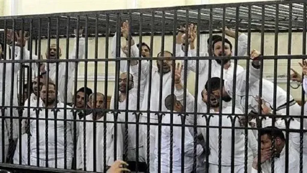 المتهمين 