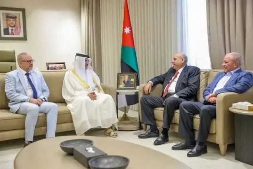 رئيسا وزراء قطر والأردن يبحثان خفض التصعيد وتعزيز الأمن والاستقرار بالمنطقة