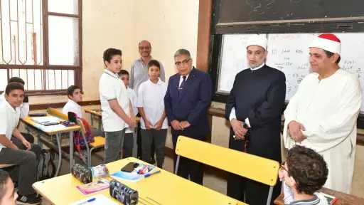 محافظ الدقهلية يهنئ الطلاب بالعام الدراسي الجديد خلال... محافظ الدقهلية يهنئ الطلاب بالعام الدراسي الجديد خلال زيارة للمعهد الأزهري الإعدادي الثانوي بنين بالمنصورة