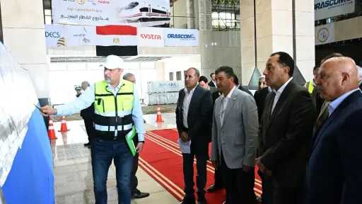 رئيس الوزراء يتفقد مشروع الخط الأول من شبكة... رئيس الوزراء يتفقد مشروع الخط الأول من شبكة القطار الكهربائي السريع «السخنة – العلمين – مطروح»