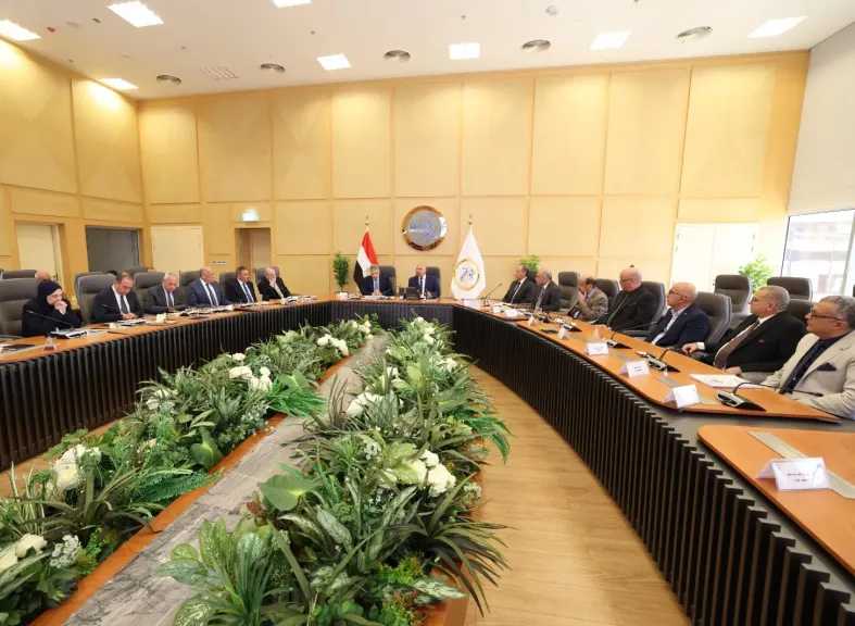 وزير النقل يترأس أعمال الجمعية العمومية العادية وغير العادية لشركة قناة السويس لتنمية الموانئ البحرية