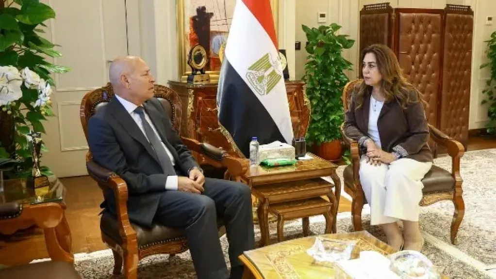 وزيرة التنمية المحلية والبيئة ومحافظ القاهرة