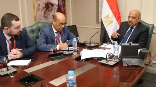 وزير الكهرباء يتابع مع روساتوم تطوير مجمع متكامل... وزير الكهرباء يتابع مع روساتوم تطوير مجمع متكامل لتحلية مياه البحر بموقع محطة الضبعة