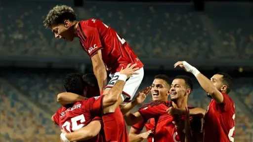 الأهلي يتصدر الدوري مؤقتًا بثنائية زيزو والشحات أمام... الأهلي يتصدر الدوري مؤقتًا بثنائية زيزو والشحات أمام أبو قير للأسمدة