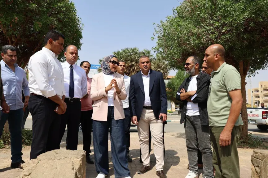 جانب من جولة محافظ الوادي الجديد