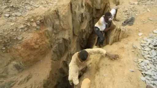 ارتفاع عدد ضحايا انهيار منجم ذهب في السودان إلى 82 قتيلا