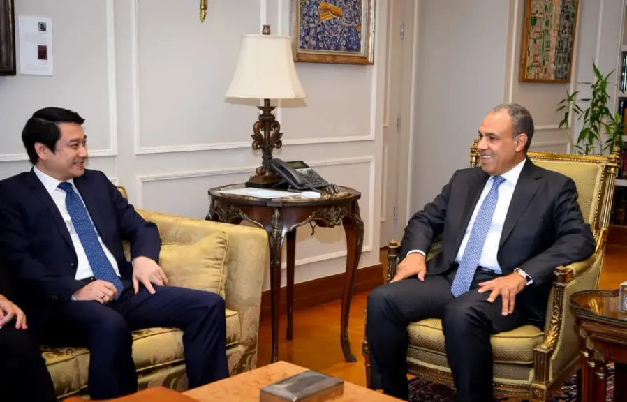 وزير الخارجية ونائب وزير الخارجية الفيتنامي 