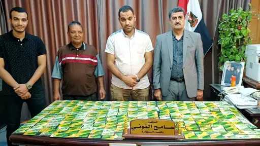 ضبط 300 بطاقة تموينية و4 محاضر تصرف في... ضبط 300 بطاقة تموينية و4 محاضر تصرف في طن من الدقيق البلدي المدعم بسوهاج