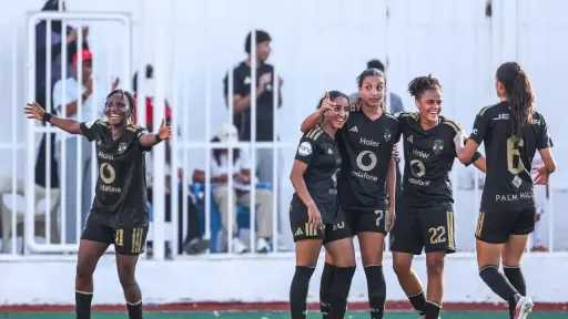 سيدات الأهلي يفزن على الزمالك بنصف دستة أهداف سيدات الأهلي يفزن على الزمالك بنصف دستة أهداف