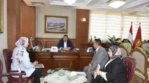 محافظ بورسعيد يلتقي مدير المديرية المالية لمتابعة مستجدات... محافظ بورسعيد يلتقي مدير المديرية المالية لمتابعة مستجدات العمل بالمديرية