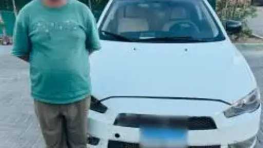 كشف ملابسات ادعاءات سائق بشأن سحب تراخيصه والتعدي... كشف ملابسات ادعاءات سائق بشأن سحب تراخيصه والتعدي عليه من ضابط مرور بجنوب سيناء