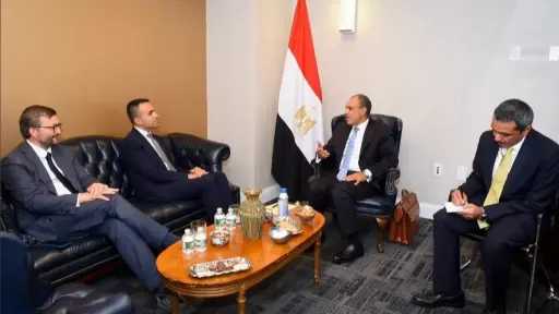 وزير الخارجية يلتقي بالمبعوث الأوروبي الخاص لمنطقة الخليج
