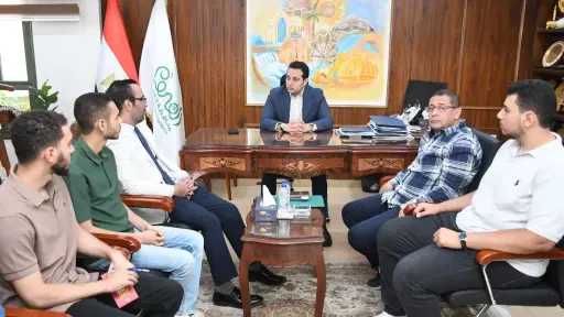 نائب محافظ الفيوم يناقش إنشاء تطبيق إلكتروني متكامل... نائب محافظ الفيوم يناقش إنشاء تطبيق إلكتروني متكامل لخدمات المحافظة بالتعاون مع طلاب كلية الحاسبات والذكاء الاصطناعي
