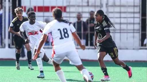 اتحاد الكرة يفرض 15 ألف جنيه غرامة على... اتحاد الكرة يفرض 15 ألف جنيه غرامة على الزمالك بعد أحداث مباراة الأهلي