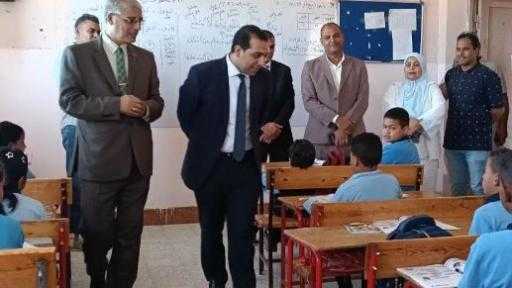 نائب محافظ قنا يتفقد عدد من المدارس بإدارتي الوقف وقنا لمتابعة انتظام وانضباط العملية التعليمية