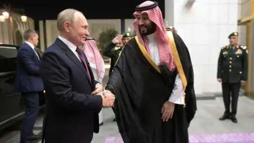 بوتين وولي العهد السعودي يناقشان هاتفيا الوضع في... بوتين وولي العهد السعودي يناقشان هاتفيا الوضع في الشرق الأوسط