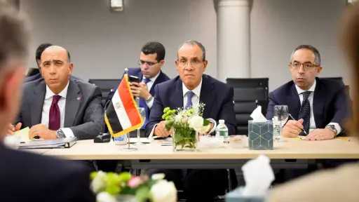وزير الخارجية يبحث مع مستشار الأمن القومي البريطاني... وزير الخارجية يبحث مع مستشار الأمن القومي البريطاني سبل تعزيز العلاقات الثنائية والتطورات الإقليمية