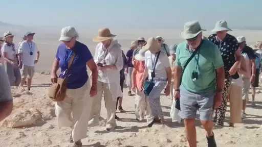 في مستهل الموسم السياحي الجديد.. وفود من 4... في مستهل الموسم السياحي الجديد.. وفود من 4 دول تزور آثار تل العمارنة وتونا الجبل وبني حسن بالمنيا