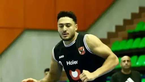 الأهلي يعاقب عمرو زهران بالإيقاف 6 أشهر وخصم... الأهلي يعاقب عمرو زهران بالإيقاف 6 أشهر وخصم 50% من قيمة عقده