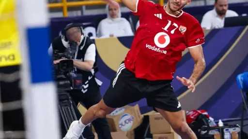 الأهلي يسقط أمام فيزبريم في افتتاح مشواره بكأس... الأهلي يسقط أمام فيزبريم في افتتاح مشواره بكأس العالم للأندية لكرة اليد