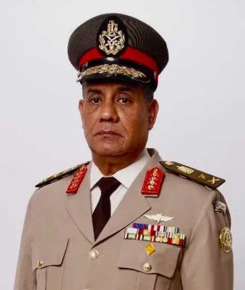 الفريق أشرف سالم زاهر يلتقى كوادر وأطقم التمريض العسكرى بالقوات المسلحة