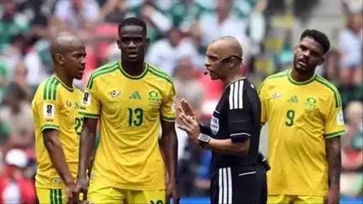 بقيادة موسيماني.. جنوب أفريقيا تهزم غينيا 2-1 في... بقيادة موسيماني.. جنوب أفريقيا تهزم غينيا 2-1 في تصفيات أمم أفريقيا