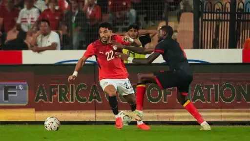 هشام حنفي: «لم يعجبني أداء مصر أمام أنجولا..... هشام حنفي: «لم يعجبني أداء مصر أمام أنجولا.. وتغيير صلاح منح المنافس أريحية»