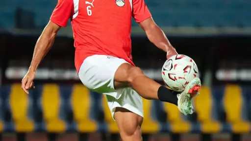 الرباط الصليبي والنجيل الصناعي يبعدان محمد عبد المنعم... الرباط الصليبي والنجيل الصناعي يبعدان محمد عبد المنعم عن مواجهة جنوب السودان