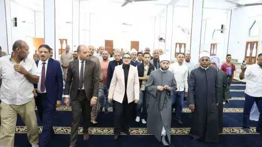 وزير الأوقاف ومحافظ الوادي الجديد يفتتحان مسجد عمر بن عبد العزيز بقرية المنيرة بالخارجة