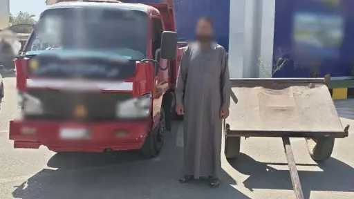 ضبط سائق سيارة نقل بالشرقية حمّل أسياخ حديدية... ضبط سائق سيارة نقل بالشرقية حمّل أسياخ حديدية بطريقة تعرض المواطنين للخطر