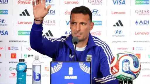 تطورات جديدة في مستقبل سكالوني مع منتخب الأرجنتين.. عرض لتجديد عقده