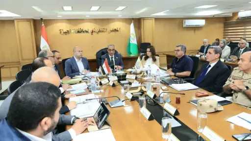 محافظ الجيزة يتابع موقف المتغيرات المكانية وملفات التصالح... محافظ الجيزة يتابع موقف المتغيرات المكانية وملفات التصالح على مخالفات البناء