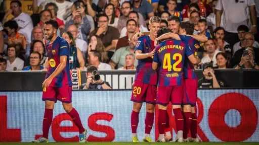 مفاجأة من كورتوا.. حارس ريال مدريد يختار أخطر... مفاجأة من كورتوا.. حارس ريال مدريد يختار أخطر أسلحة برشلونة