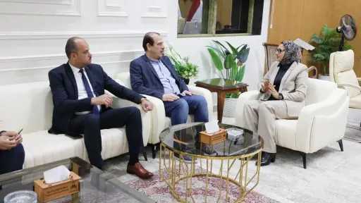 محافظ الوادي الجديد تبحث مع نائب وزير الصحة دعم احتياجات القطاع الصحي