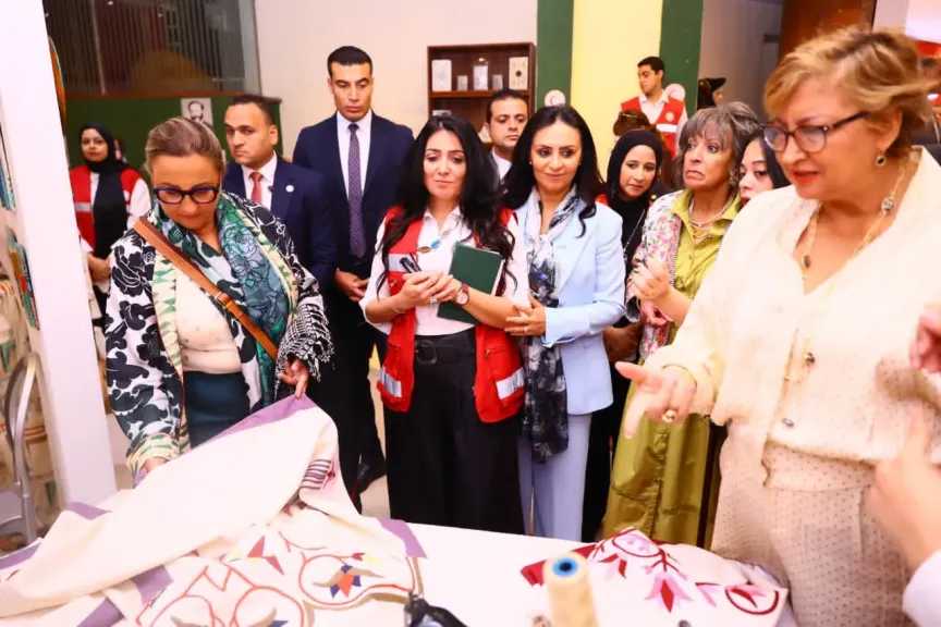 التضامن تستقبل مجلس سيدات الأعمال العرب: الهلال الأحمر قدم مليون طن مساعدات لغزة