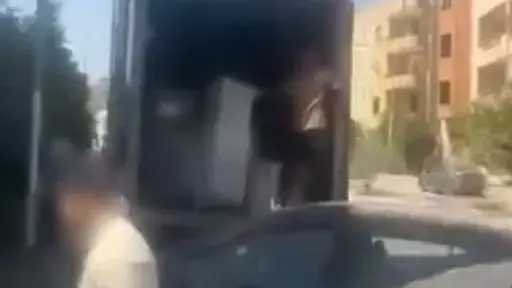 الأمن يكشف ملابسات فيديو عن تنفيذ قرار قضائي... الأمن يكشف ملابسات فيديو عن تنفيذ قرار قضائي بإخلاء شقة سكنية في العبور